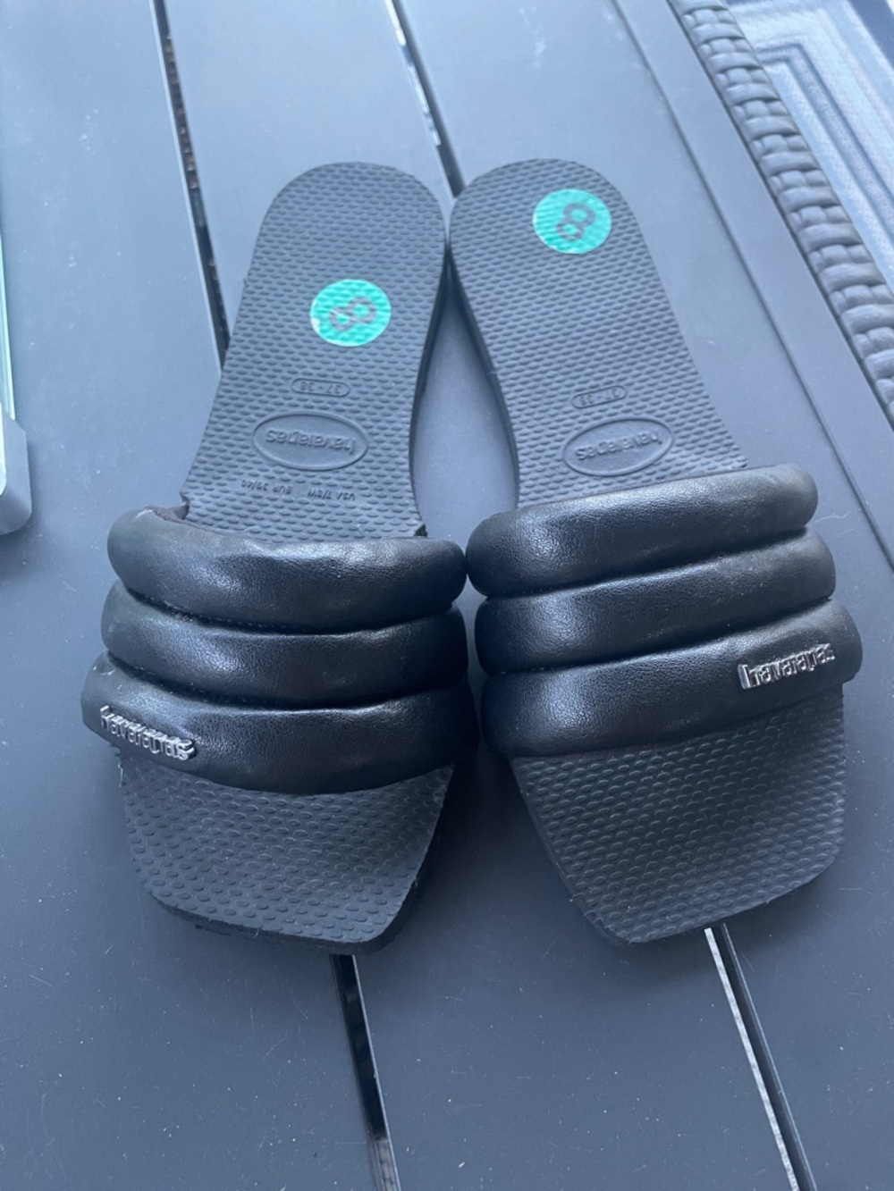 Havaianas black slip ons